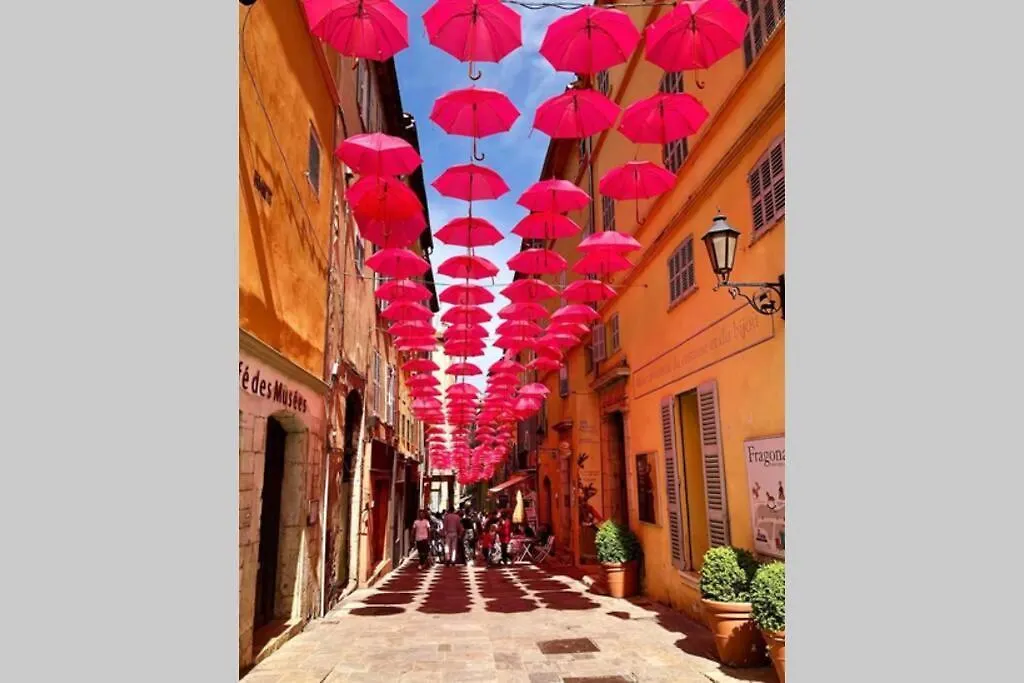 3 Pieces Neuf Au Pied Des Musees - Wifi & Parking Grasse 0*,