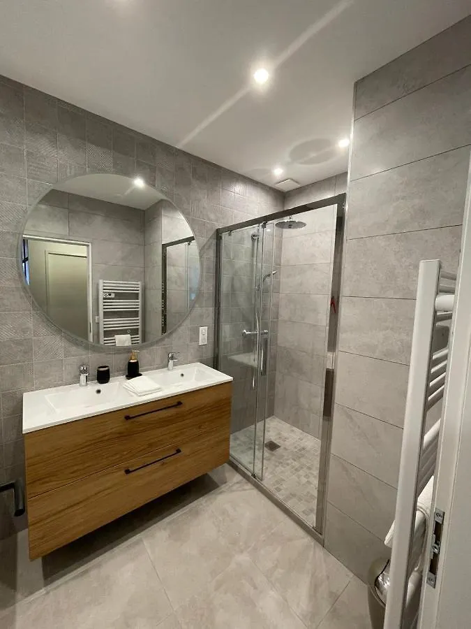 Apartment 3 Pieces Neuf Au Pied Des Musees - Wifi & Parking Grasse